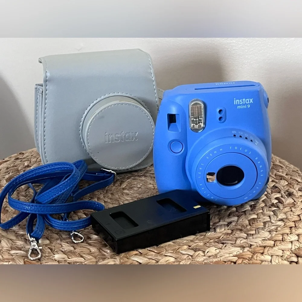 Fujifilm instax mini 9 Instant Camera Bundle